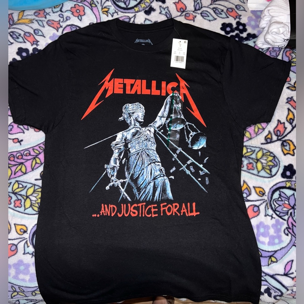 metallica t-shirt